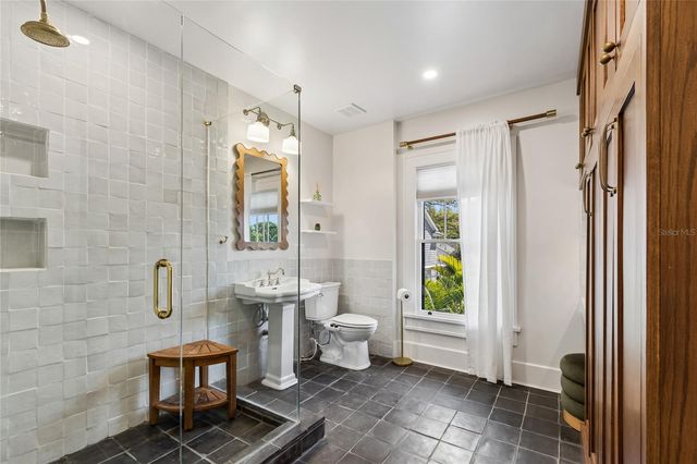 1126 16TH AVENUE N, St Petersburg, FL 33704