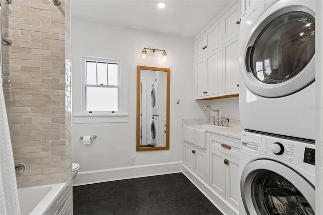 1126 16TH AVENUE N, St Petersburg, FL 33704