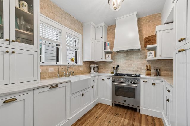 1126 16TH AVENUE N, St Petersburg, FL 33704