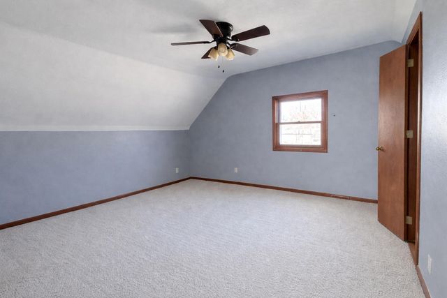 46 2nd Street NE, Madelia, MN 56062