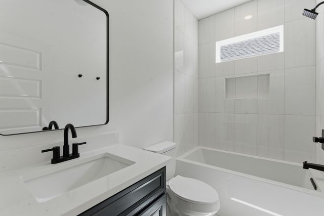 107 Lewis St, Nashville, TN 37210