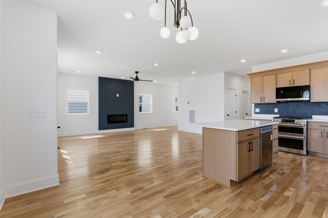 107 Lewis St, Nashville, TN 37210