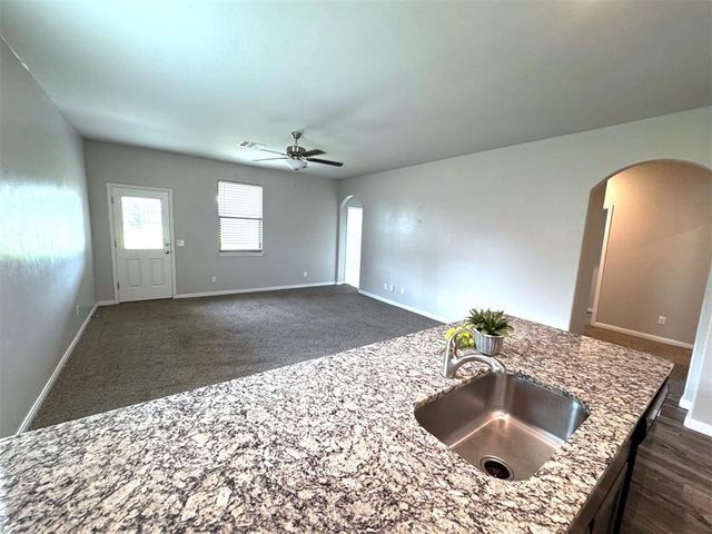 2025 Scarlet Circle, El Reno, OK 73036