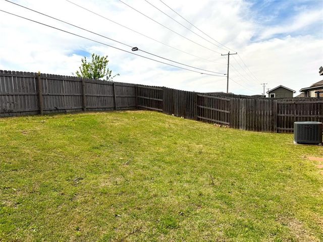 2025 Scarlet Circle, El Reno, OK 73036