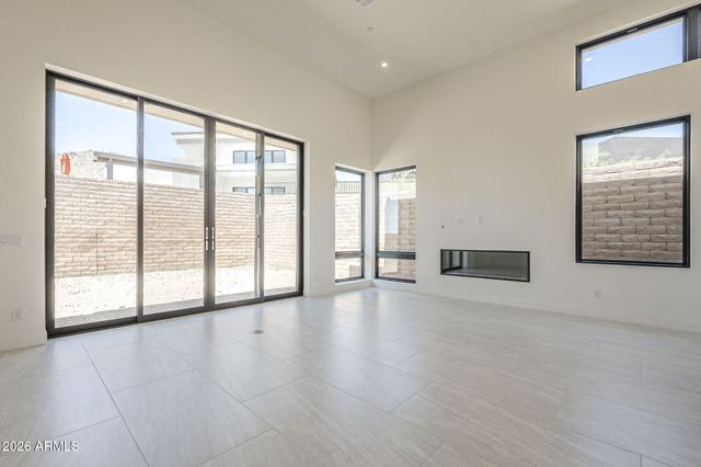 14125 E HIGHLAND Avenue, Fountain Hills, AZ 85268