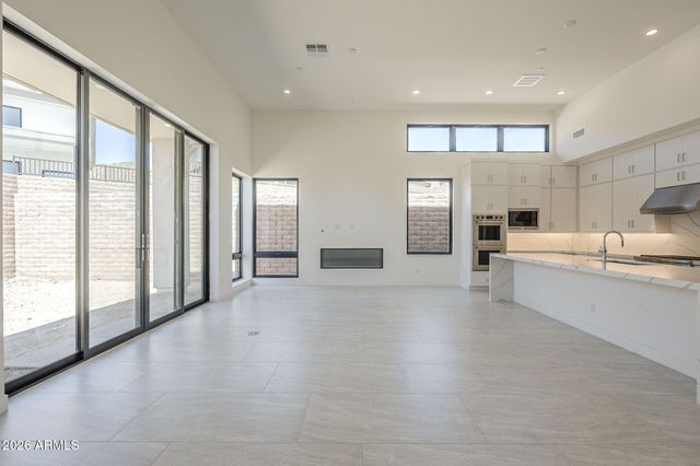 14125 E HIGHLAND Avenue, Fountain Hills, AZ 85268