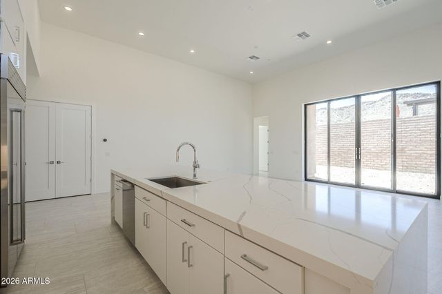 14125 E HIGHLAND Avenue, Fountain Hills, AZ 85268