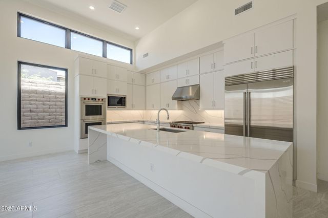 14125 E HIGHLAND Avenue, Fountain Hills, AZ 85268