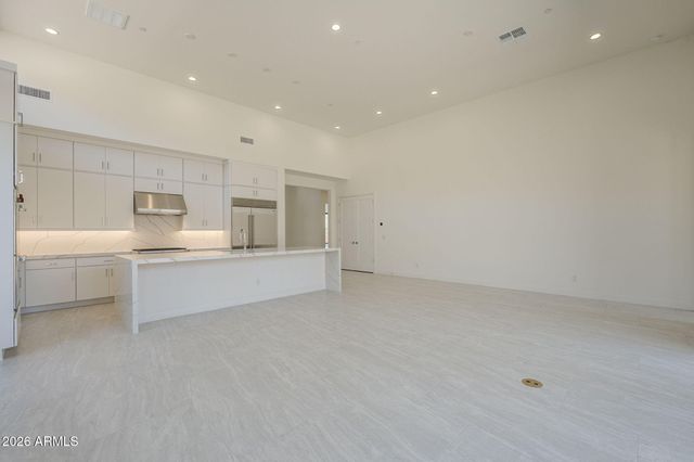 14125 E HIGHLAND Avenue, Fountain Hills, AZ 85268