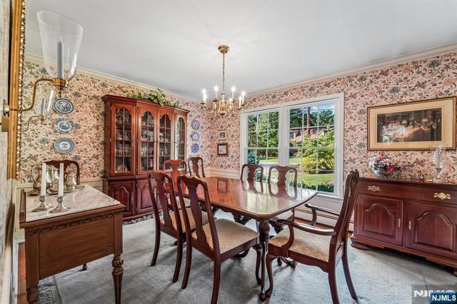 30 Arlton Avenue, Allendale, NJ 07401