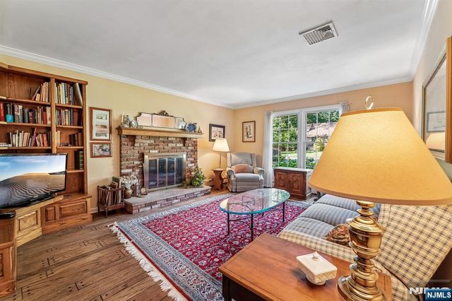 30 Arlton Avenue, Allendale, NJ 07401