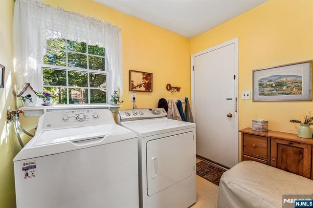 30 Arlton Avenue, Allendale, NJ 07401