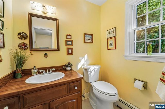 30 Arlton Avenue, Allendale, NJ 07401