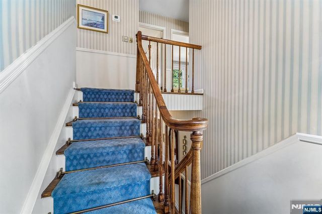 30 Arlton Avenue, Allendale, NJ 07401