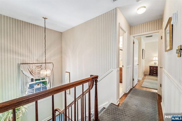30 Arlton Avenue, Allendale, NJ 07401