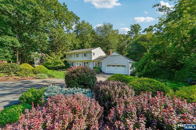 30 Arlton Avenue, Allendale, NJ 07401