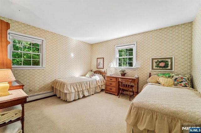 30 Arlton Avenue, Allendale, NJ 07401