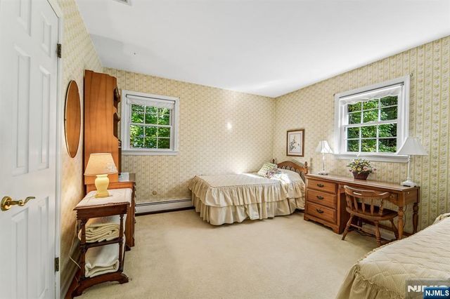 30 Arlton Avenue, Allendale, NJ 07401