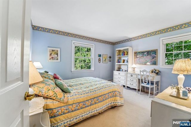 30 Arlton Avenue, Allendale, NJ 07401