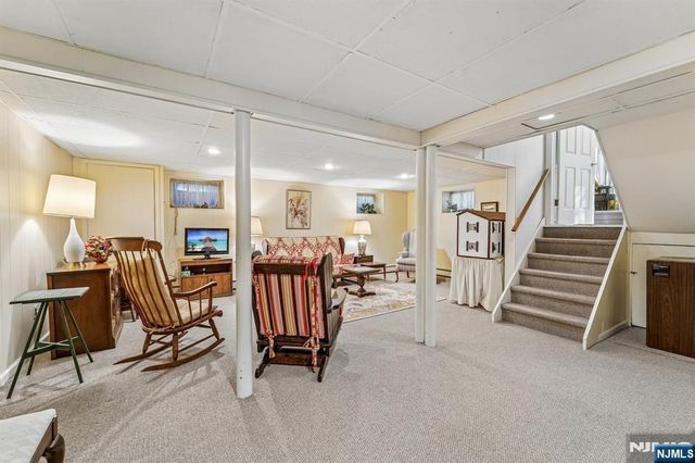 30 Arlton Avenue, Allendale, NJ 07401