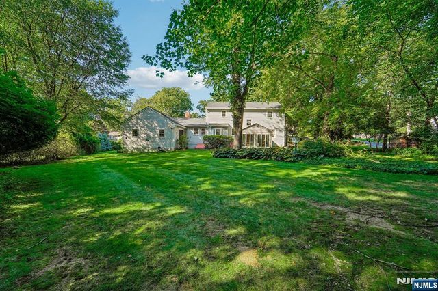 30 Arlton Avenue, Allendale, NJ 07401