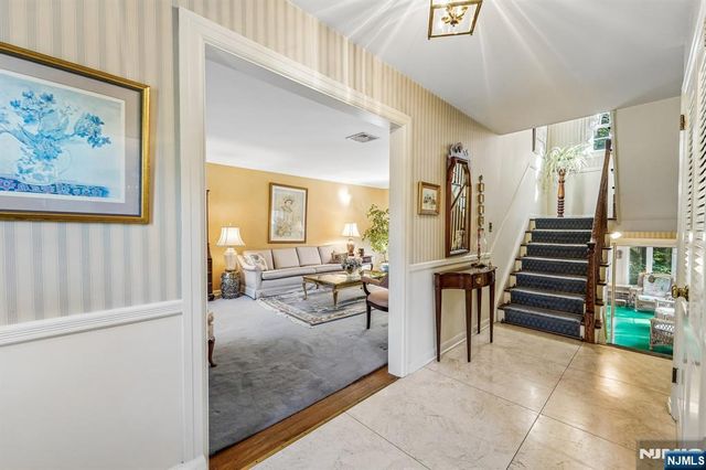 30 Arlton Avenue, Allendale, NJ 07401