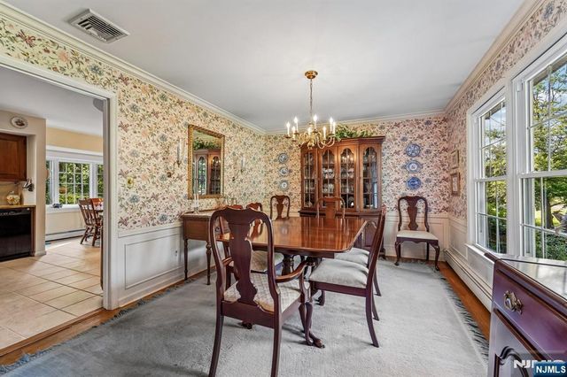 30 Arlton Avenue, Allendale, NJ 07401