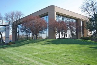 999 Home Plaza, Waterloo, IA 50701