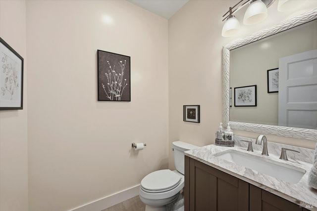 18793 N Shore Dr, Hidden Valley Lake, CA 95467