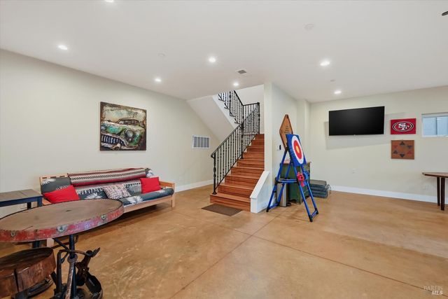 18793 N Shore Dr, Hidden Valley Lake, CA 95467