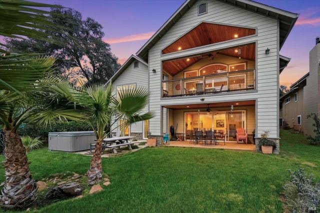 18793 N Shore Dr, Hidden Valley Lake, CA 95467