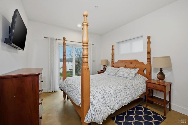 18793 N Shore Dr, Hidden Valley Lake, CA 95467