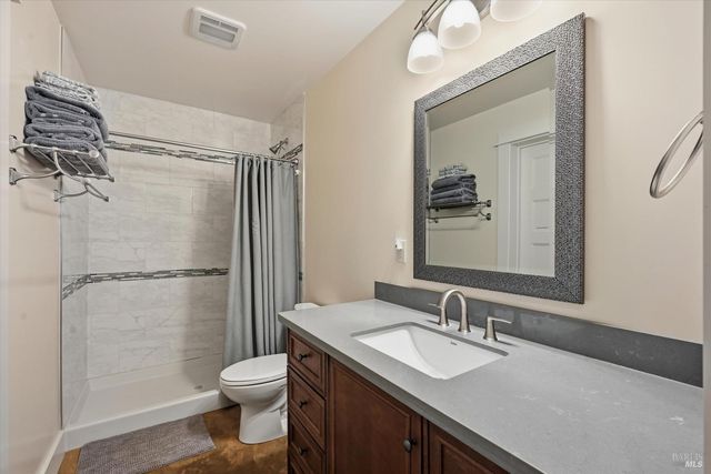 18793 N Shore Dr, Hidden Valley Lake, CA 95467