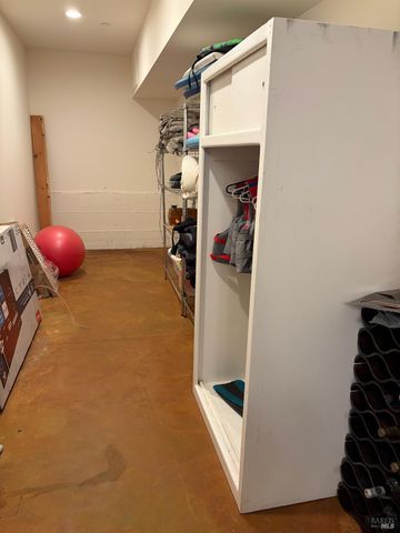 18793 N Shore Dr, Hidden Valley Lake, CA 95467