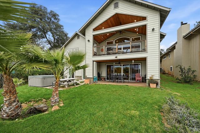 18793 N Shore Dr, Hidden Valley Lake, CA 95467