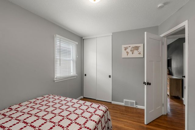 2500 Xylon Avenue S, Saint Louis Park, MN 55426