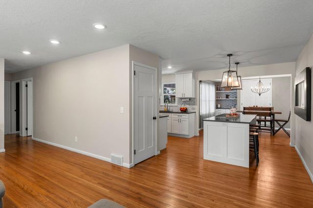 2500 Xylon Avenue S, Saint Louis Park, MN 55426