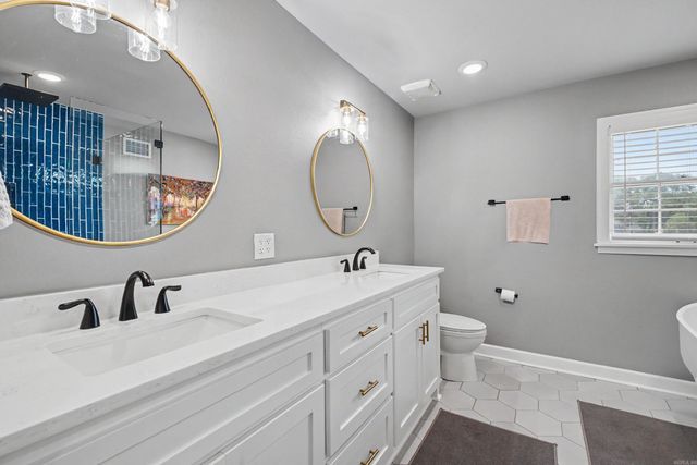 406 W Narroway Street, Benton, AR 72015