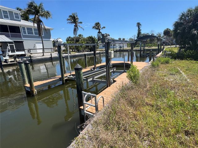 24360 BLACKBEARD BLVD, Punta Gorda, FL 33955