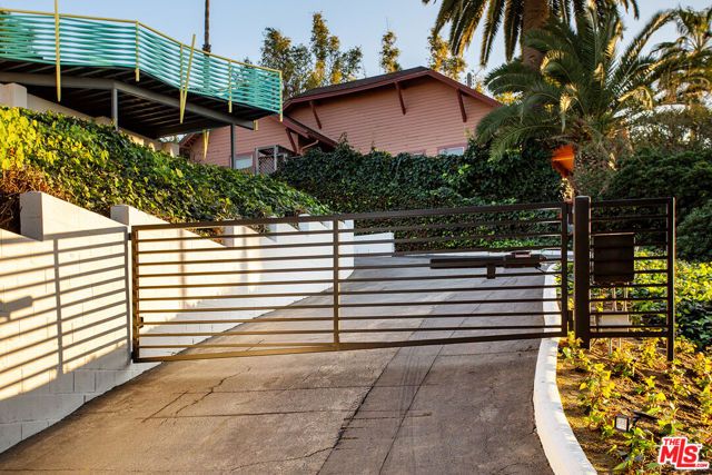 908 HYPERION Avenue, Los Angeles, CA 90029