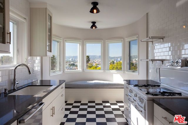 908 HYPERION Avenue, Los Angeles, CA 90029