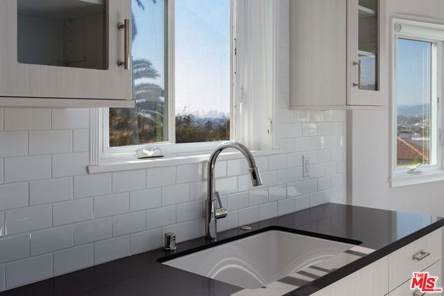 908 HYPERION Avenue, Los Angeles, CA 90029
