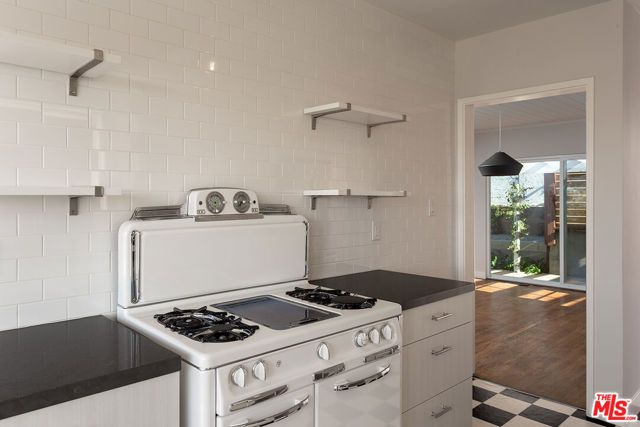 908 HYPERION Avenue, Los Angeles, CA 90029