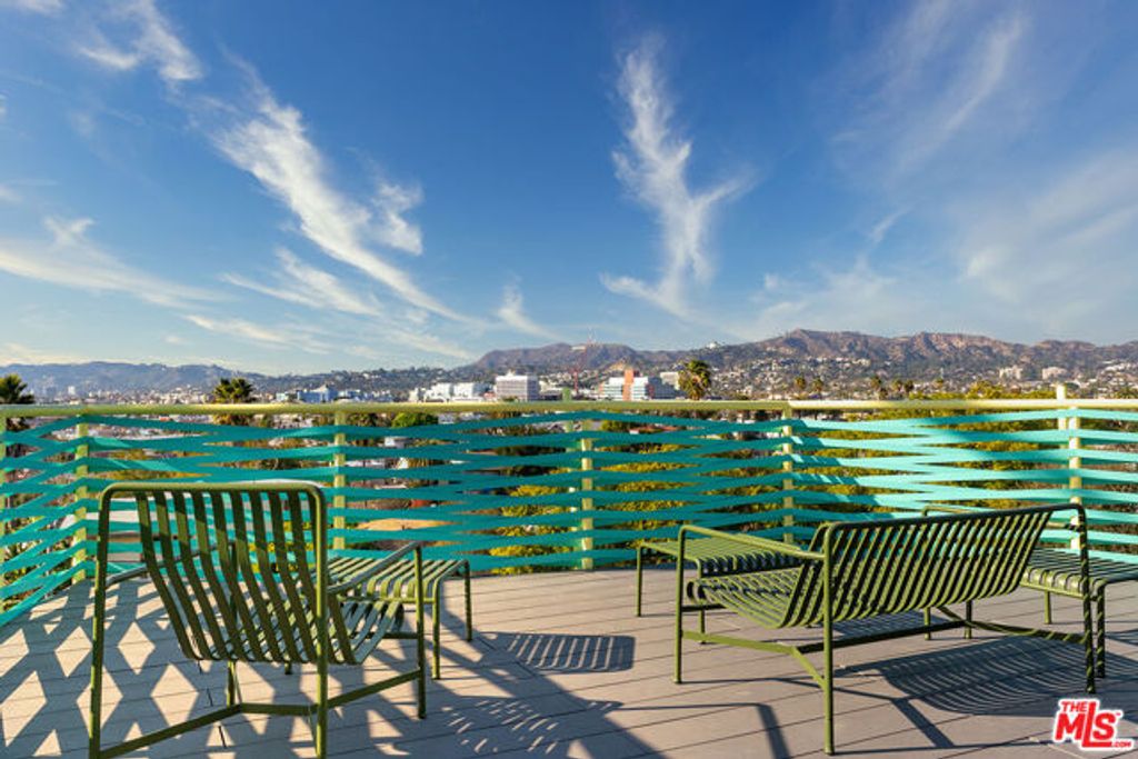 908 HYPERION Avenue, Los Angeles, CA 90029