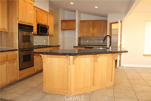 16263 Chiwi Road, Apple Valley, CA 92307