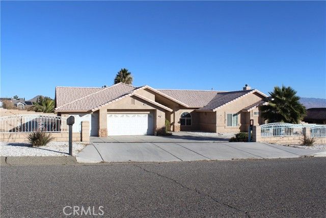16263 Chiwi Road, Apple Valley, CA 92307