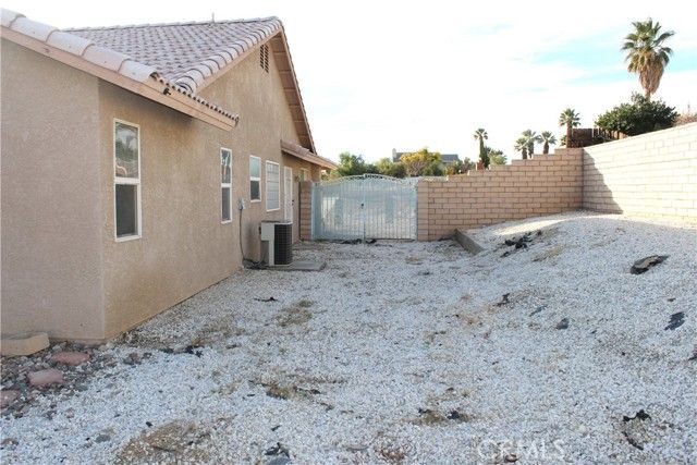 16263 Chiwi Road, Apple Valley, CA 92307
