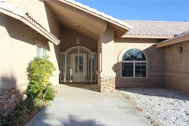 16263 Chiwi Road, Apple Valley, CA 92307