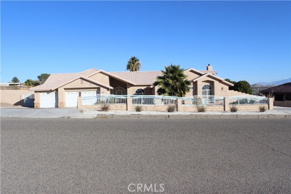 16263 Chiwi Road, Apple Valley, CA 92307