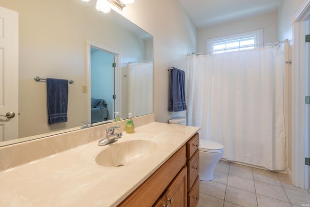933 S Fenbrook Court, Bloomington, IN 47401